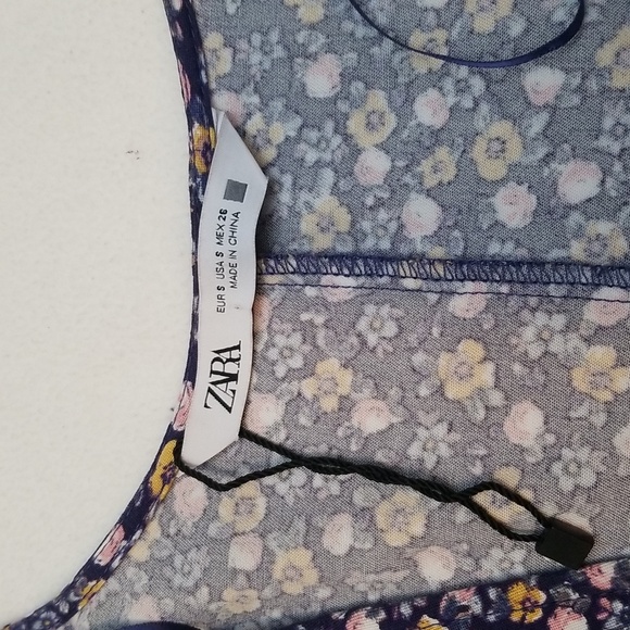 ZARA Long-sleeved Floral V-Neck Mini Dress - Picture 5 of 9